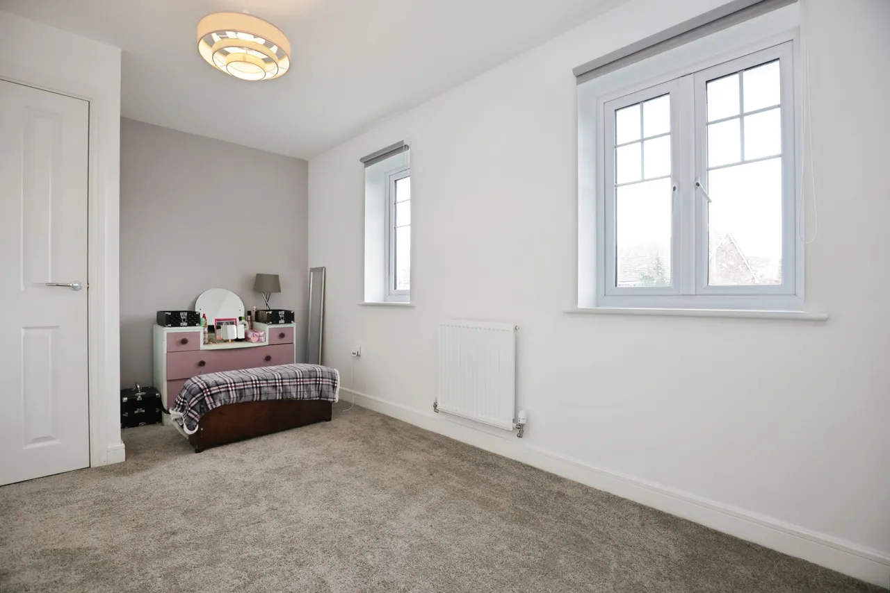 Spitfire Road, Southam, photo 12
