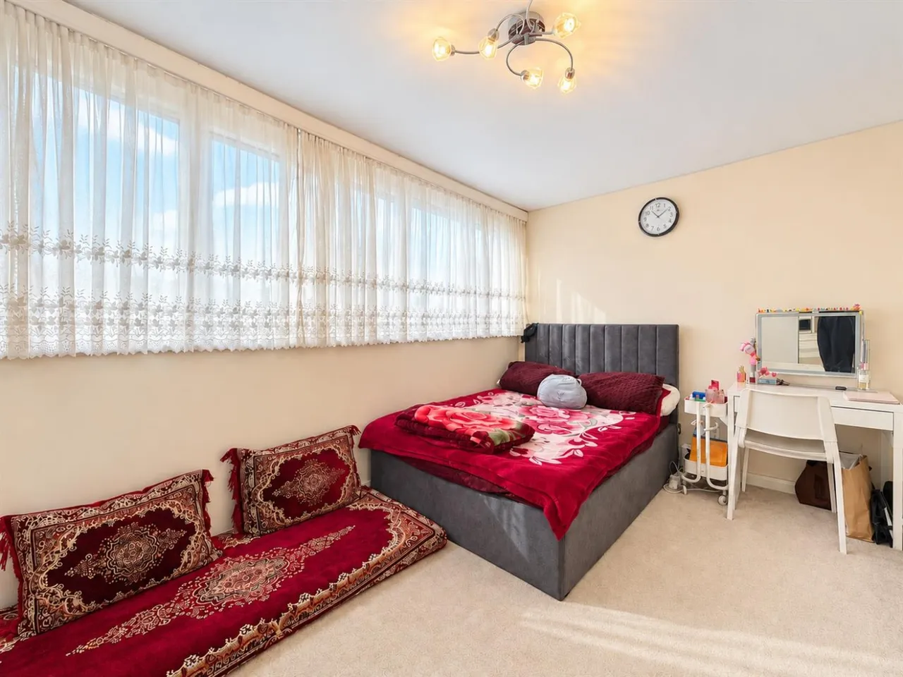 Ferraro Close, Heston, TW5, photo 6