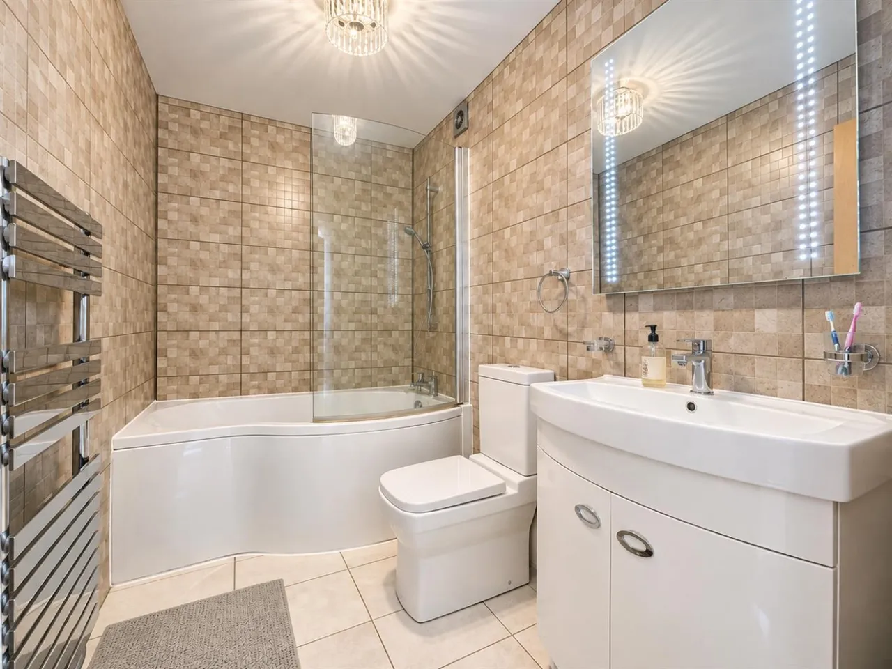 Ferraro Close, Heston, TW5, photo 5