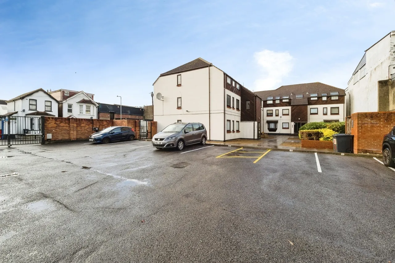 Connaught Road, Ilford, IG1, photo 14