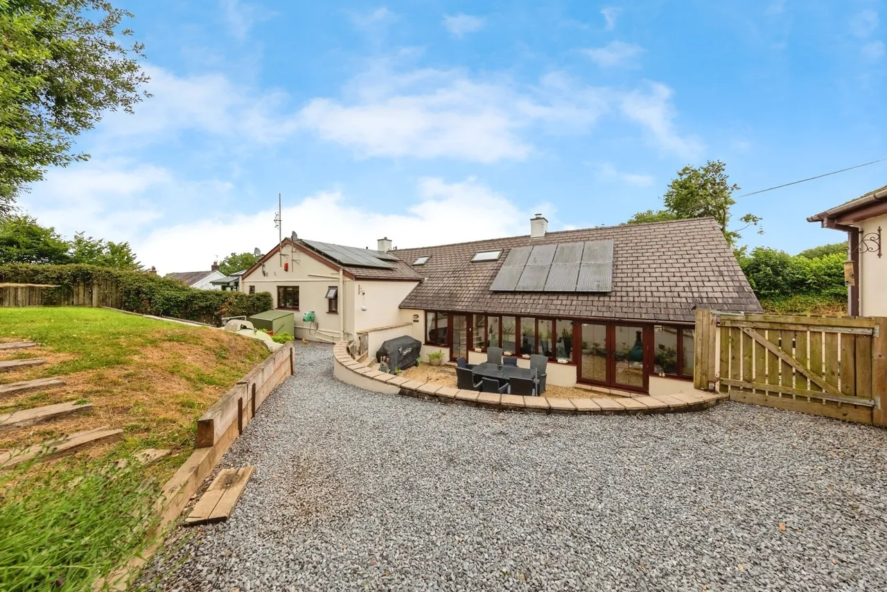 Croesyceiliog, Carmarthen, SA32, photo 2