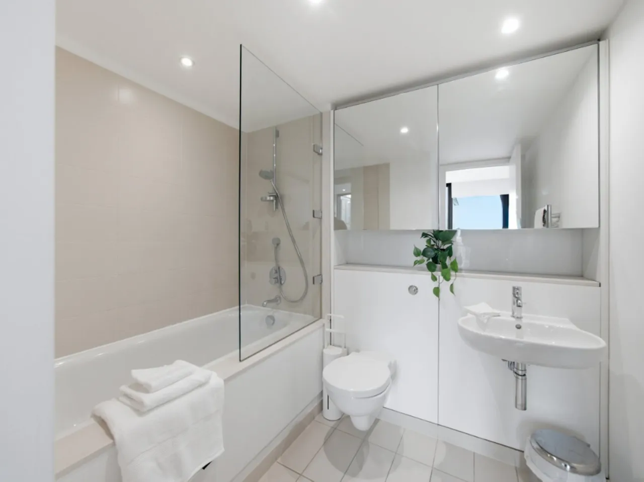 Simpson Loan, Quartermile, EH3, photo 9