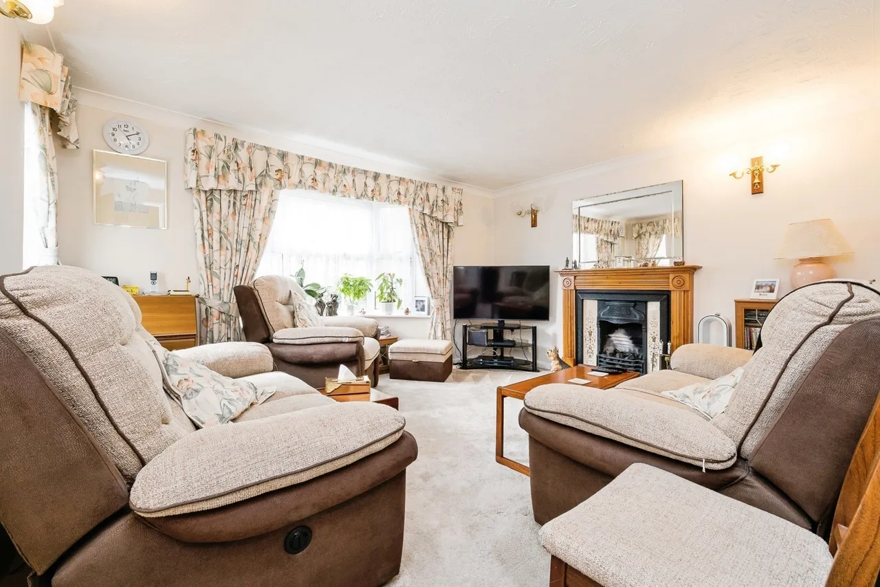 Catherine Close, Loughton, Essex, IG10, photo 16