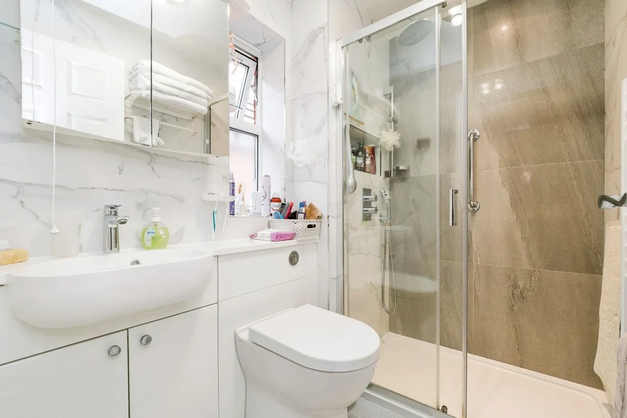 Catherine Close, Loughton, Essex, IG10, photo 12