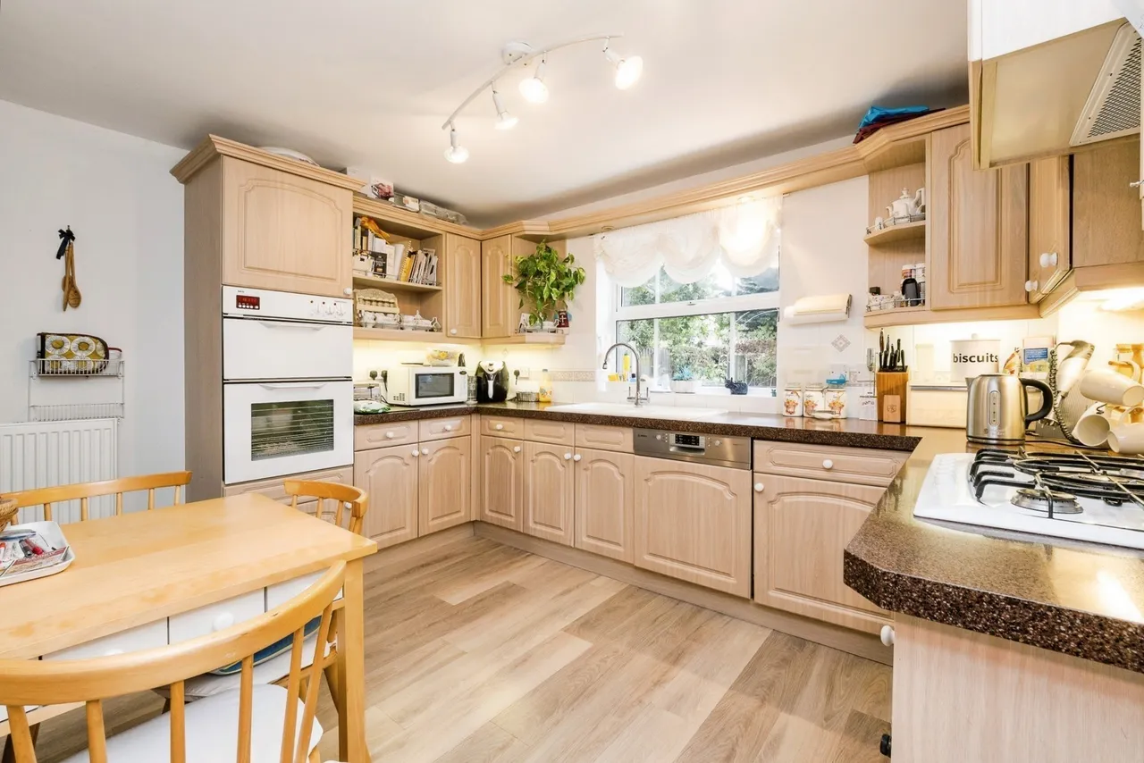 Catherine Close, Loughton, Essex, IG10, photo 8