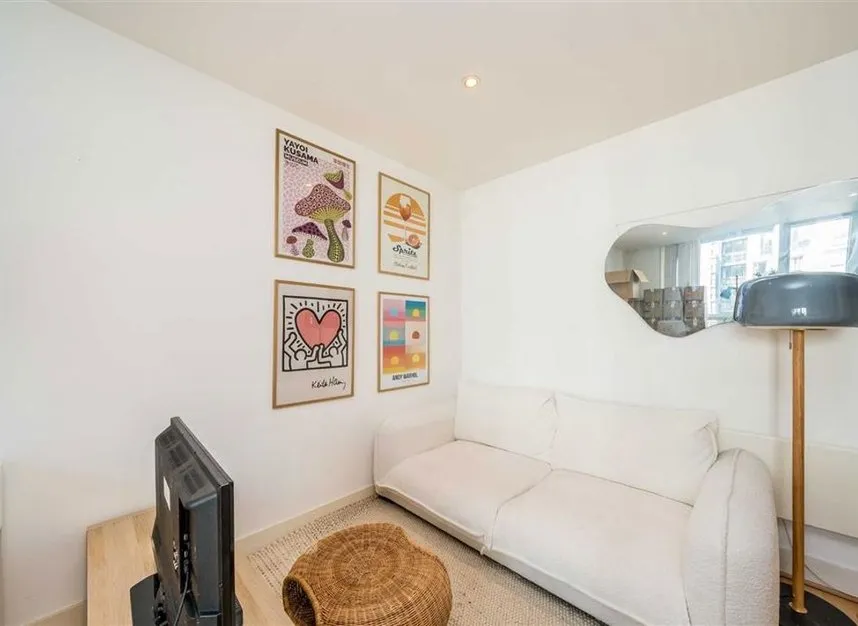 Times Square, Aldgate East, E1, photo 2