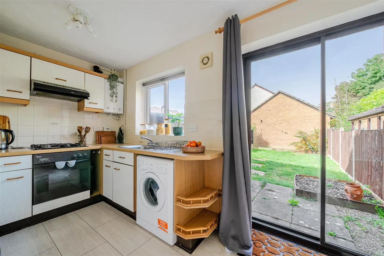 Blackberry Close, Chippenham, SN14, photo 5