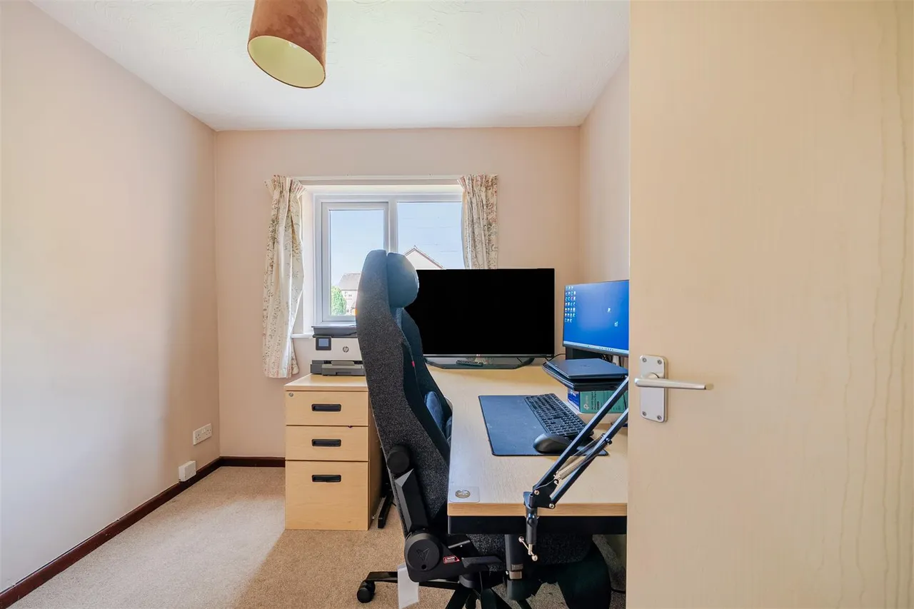 Blackberry Close, Chippenham, SN14, photo 13