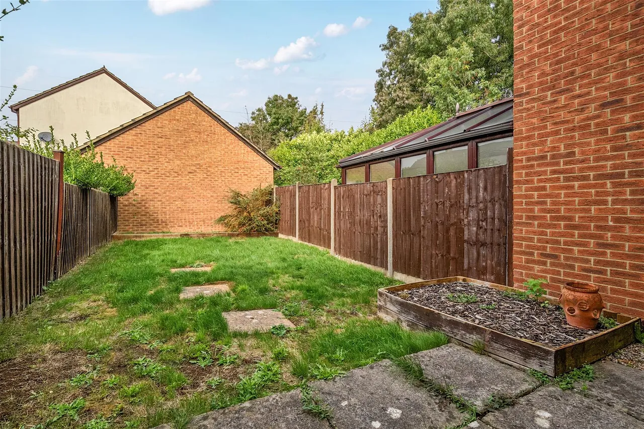 Blackberry Close, Chippenham, SN14, photo 9