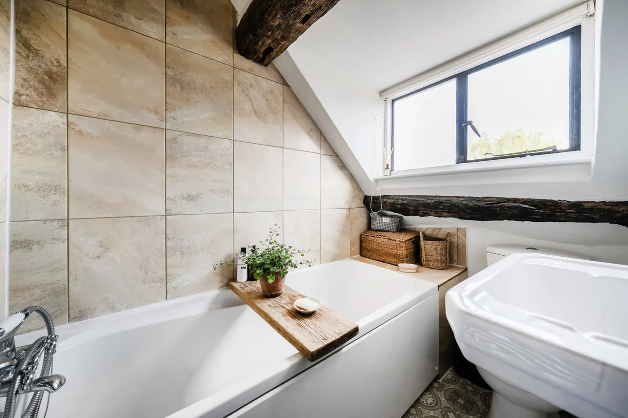 Little Haven The Bury, Odiham, Hook, RG29 1LY, photo 18