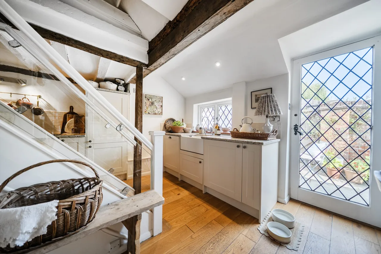 Little Haven The Bury, Odiham, Hook, RG29 1LY, photo 9