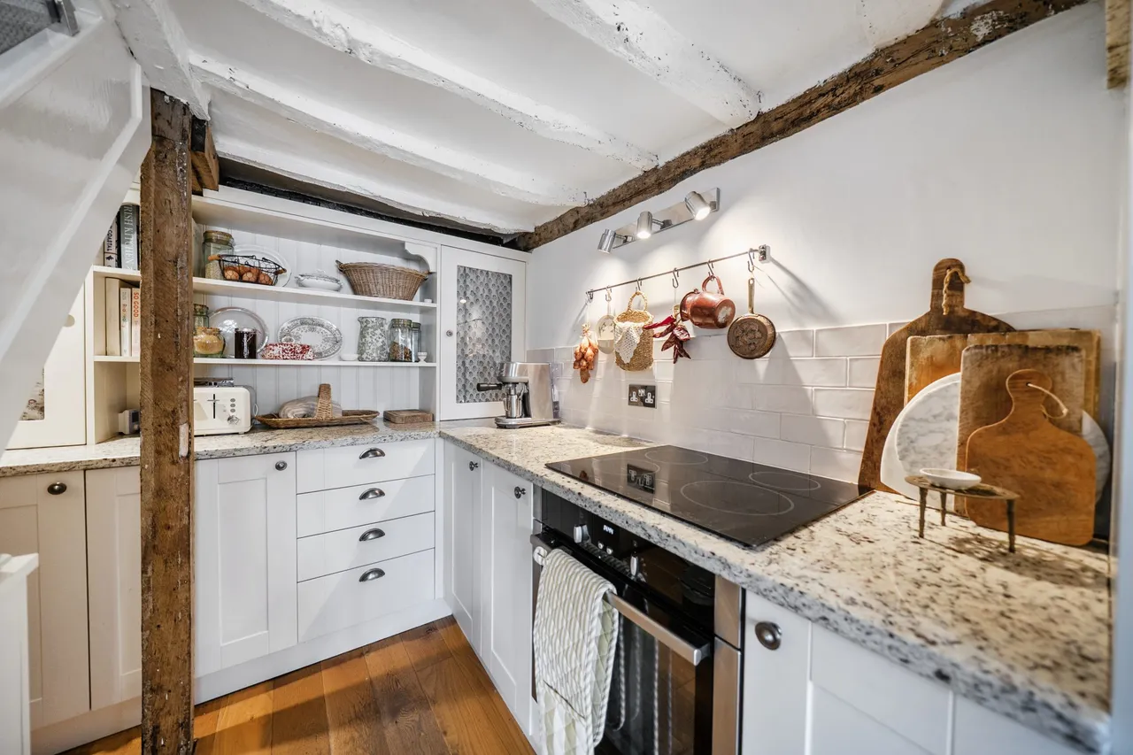 Little Haven The Bury, Odiham, Hook, RG29 1LY, photo 6