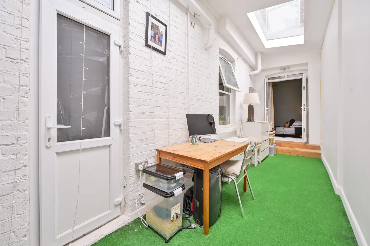 Flat 3, 166 Rye Lane, London, photo 8
