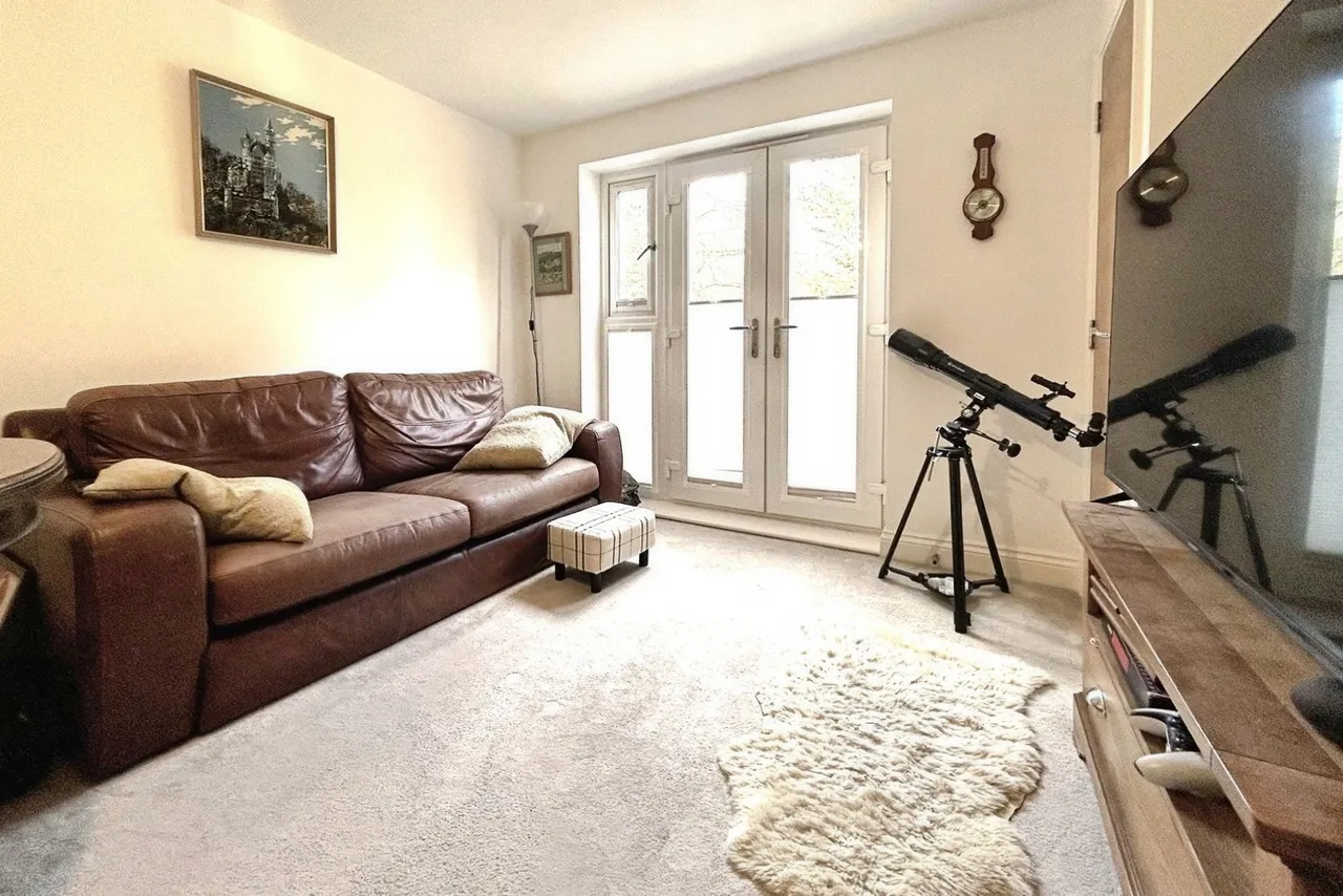 Carter Court, Hook, Hampshire, RG27 9AD, photo 4