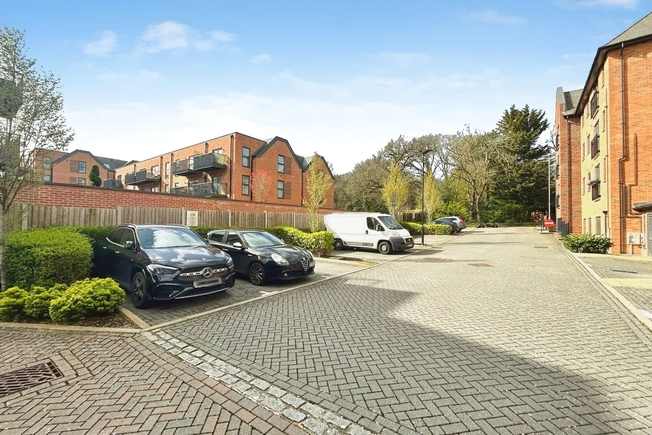 Carter Court, Hook, Hampshire, RG27 9AD, photo 8