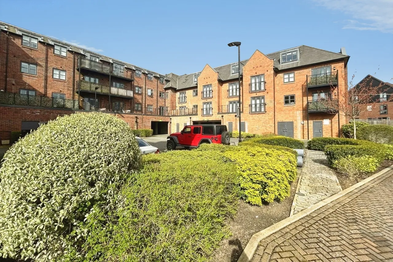 Carter Court, Hook, Hampshire, RG27 9AD, photo 9