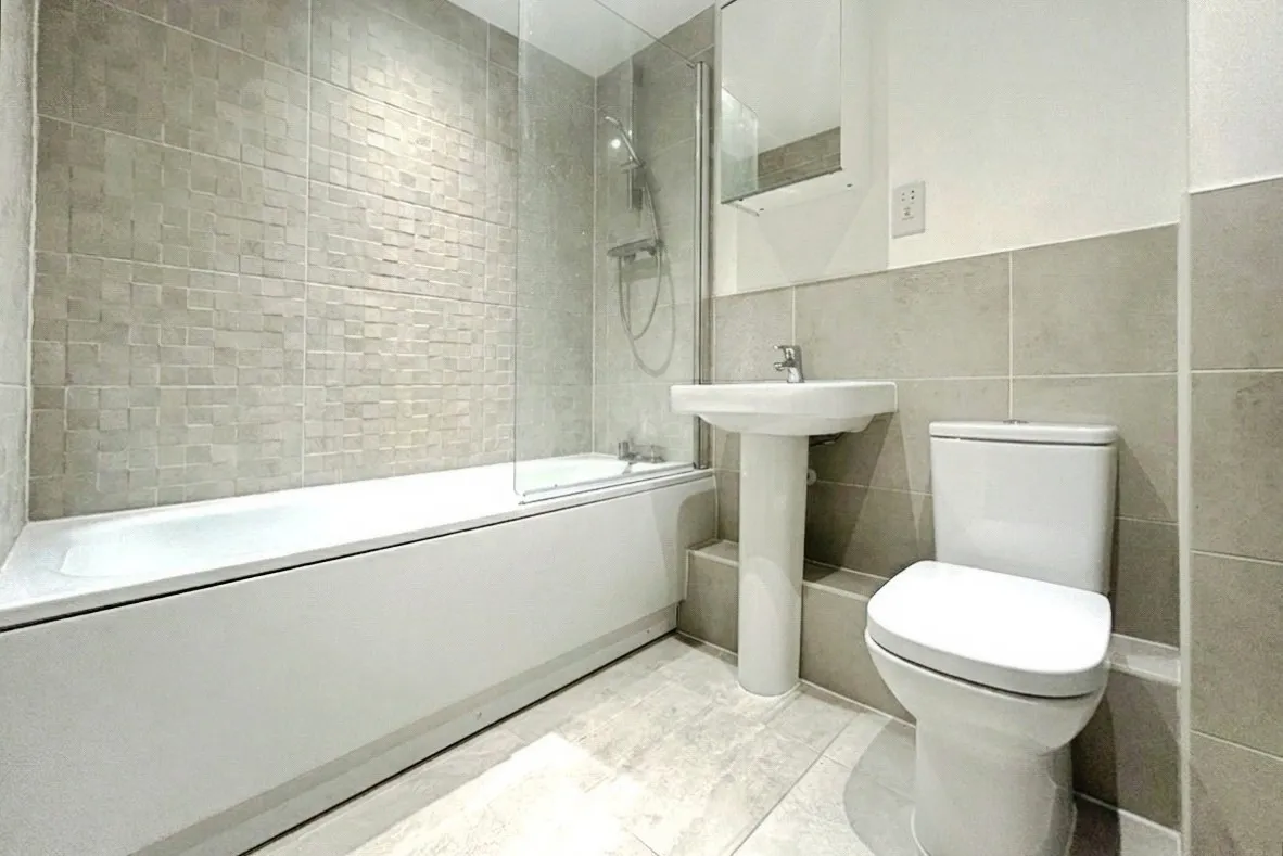 Carter Court, Hook, Hampshire, RG27 9AD, photo 6