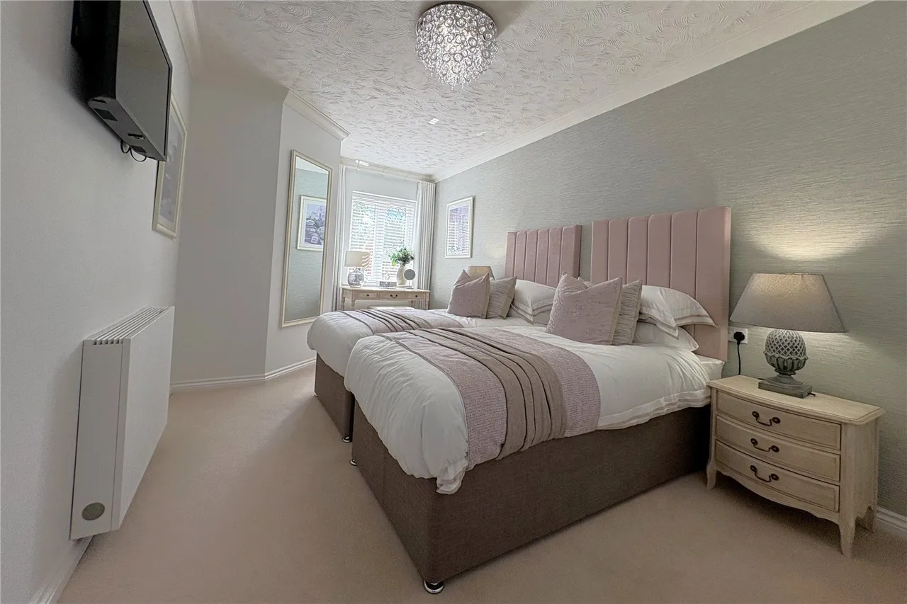 Thorpe Road, Staines-upon-Thames, TW18, photo 7