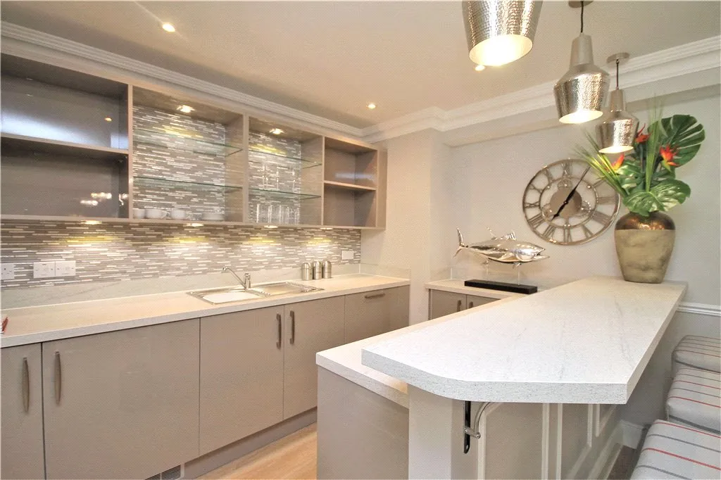 Thorpe Road, Staines-upon-Thames, TW18, photo 15