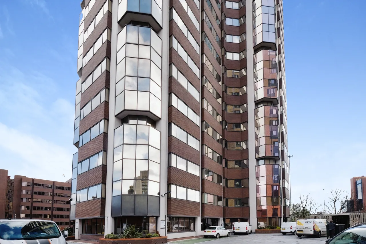 2 bed flat for sale, Hagley Road, Birmingham, B16