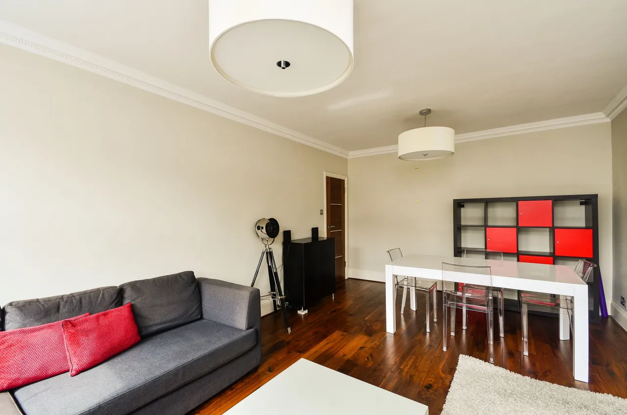 Flat 4, 42 Penywern Road, London, photo 7