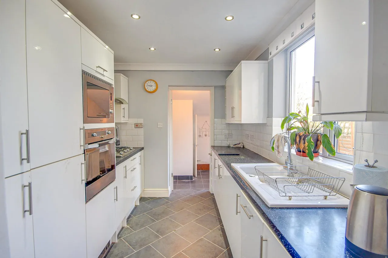 Reservoir Road, Robinswood Hill, Gloucester, GL4, photo 2
