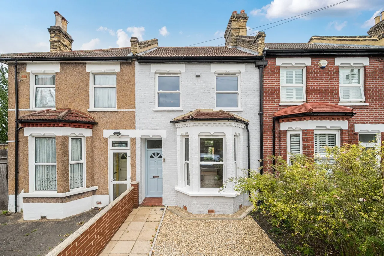 3 bed house for sale — Haseltine Road, SE26
