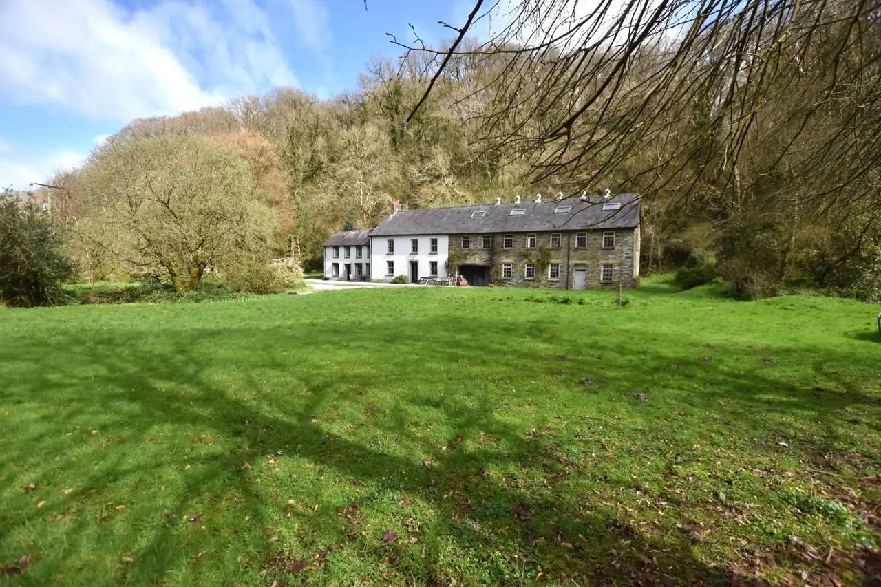 5 bed house for sale — Velindre, Llandysul, Carmarthenshire, SA44 5XE