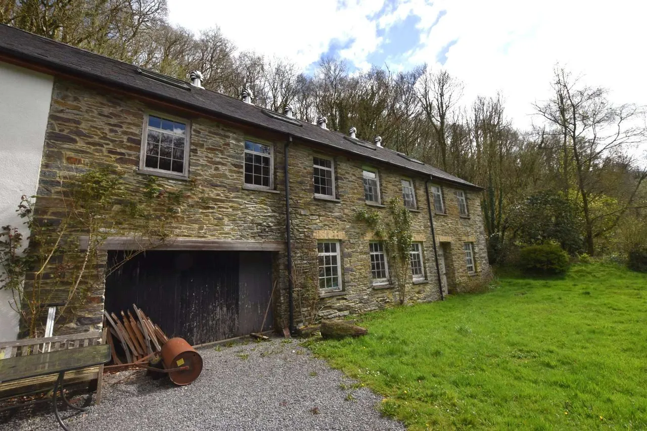 Velindre, Llandysul, Carmarthenshire, SA44 5XE, photo 6
