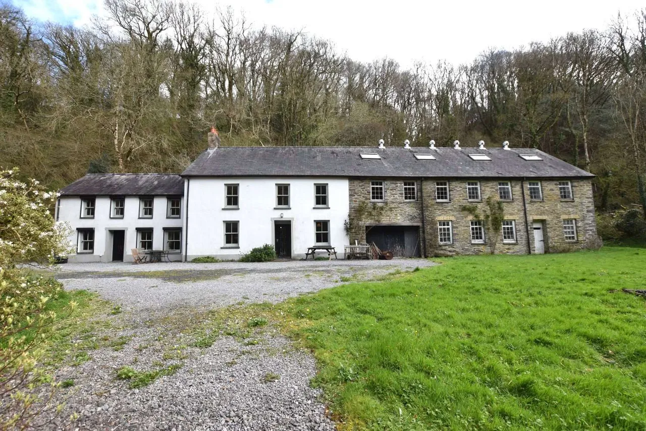 Velindre, Llandysul, Carmarthenshire, SA44 5XE, photo 3