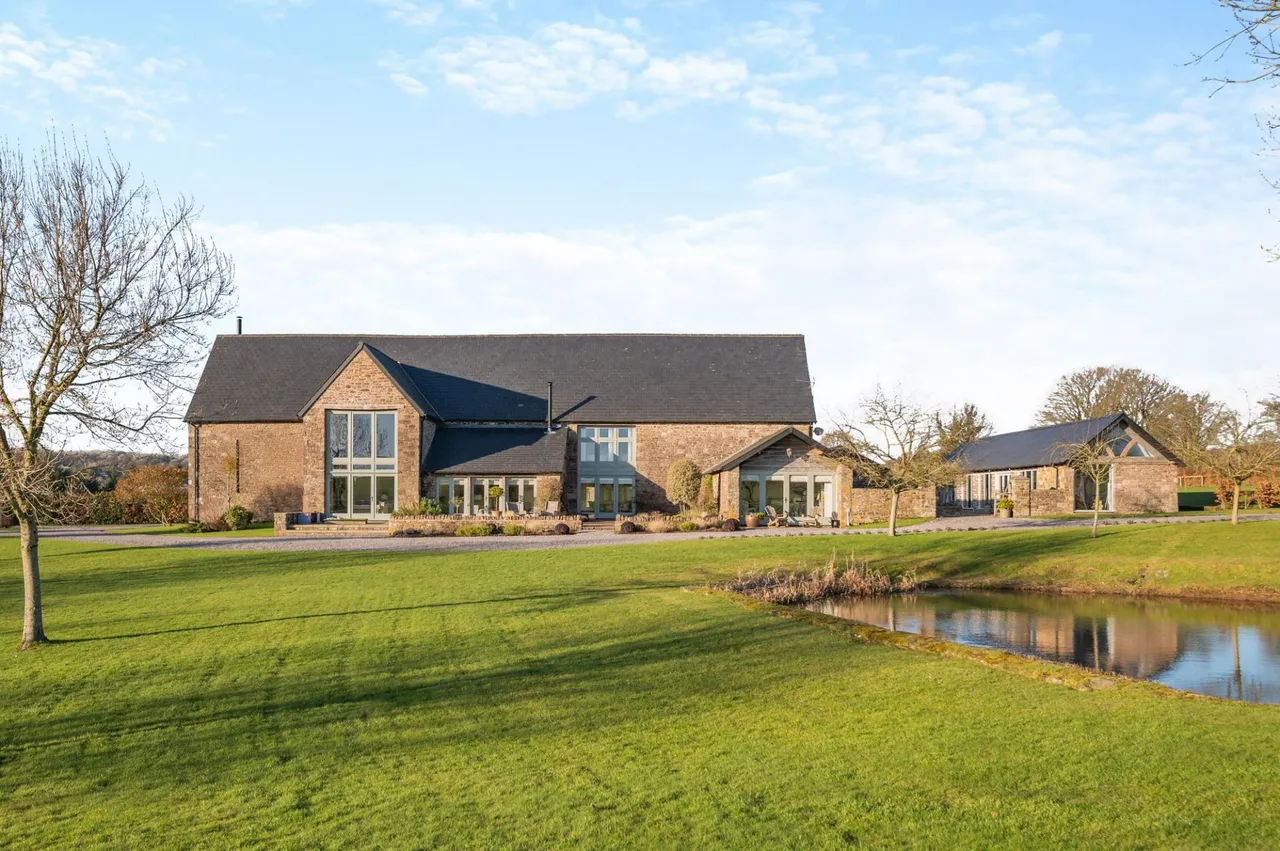 5 bed barn conversion for sale, Llanishen, Chepstow, NP16