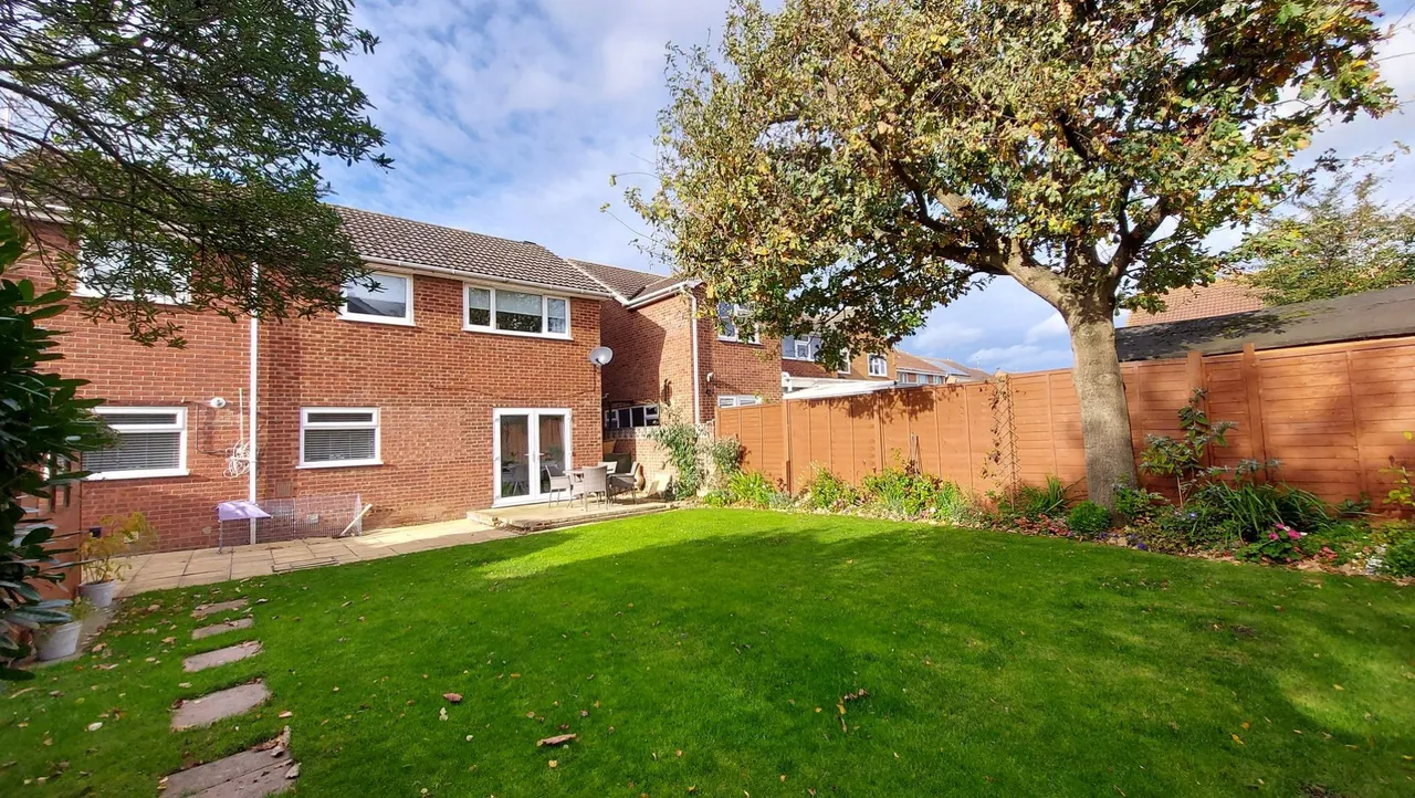 Broadlands Avenue, Bourne, PE10, photo 33