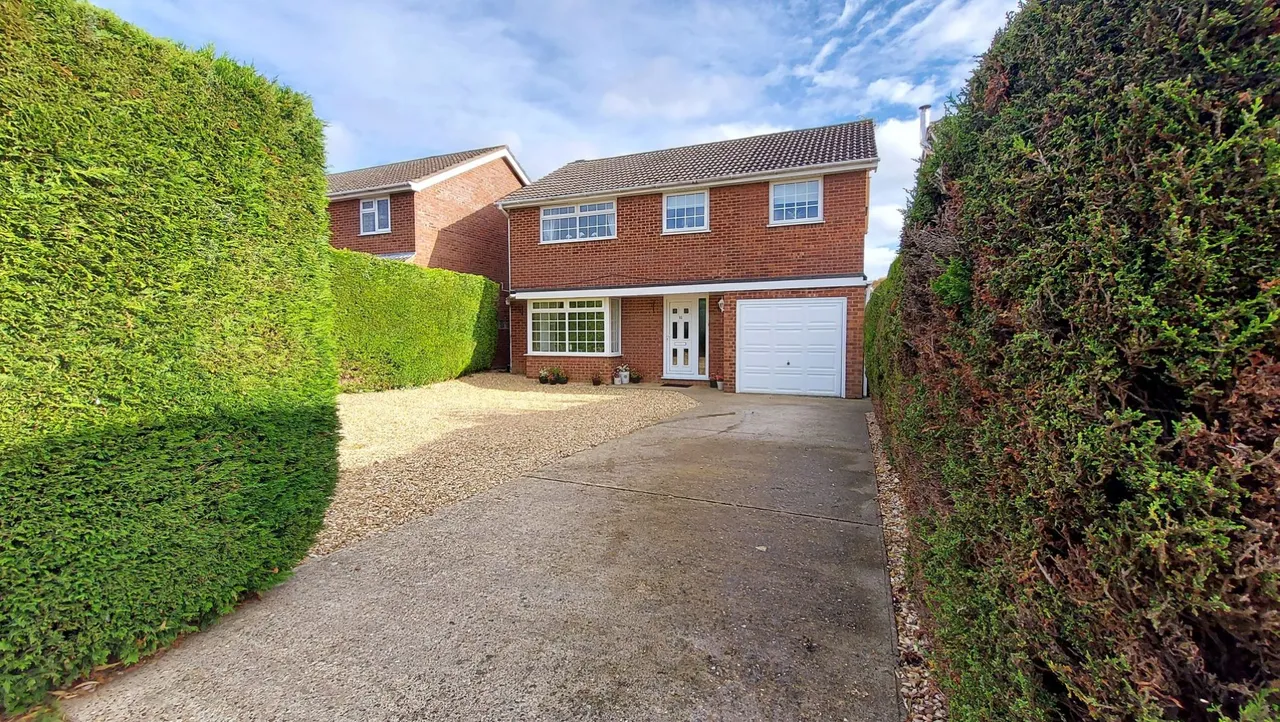 Broadlands Avenue, Bourne, PE10, photo 37