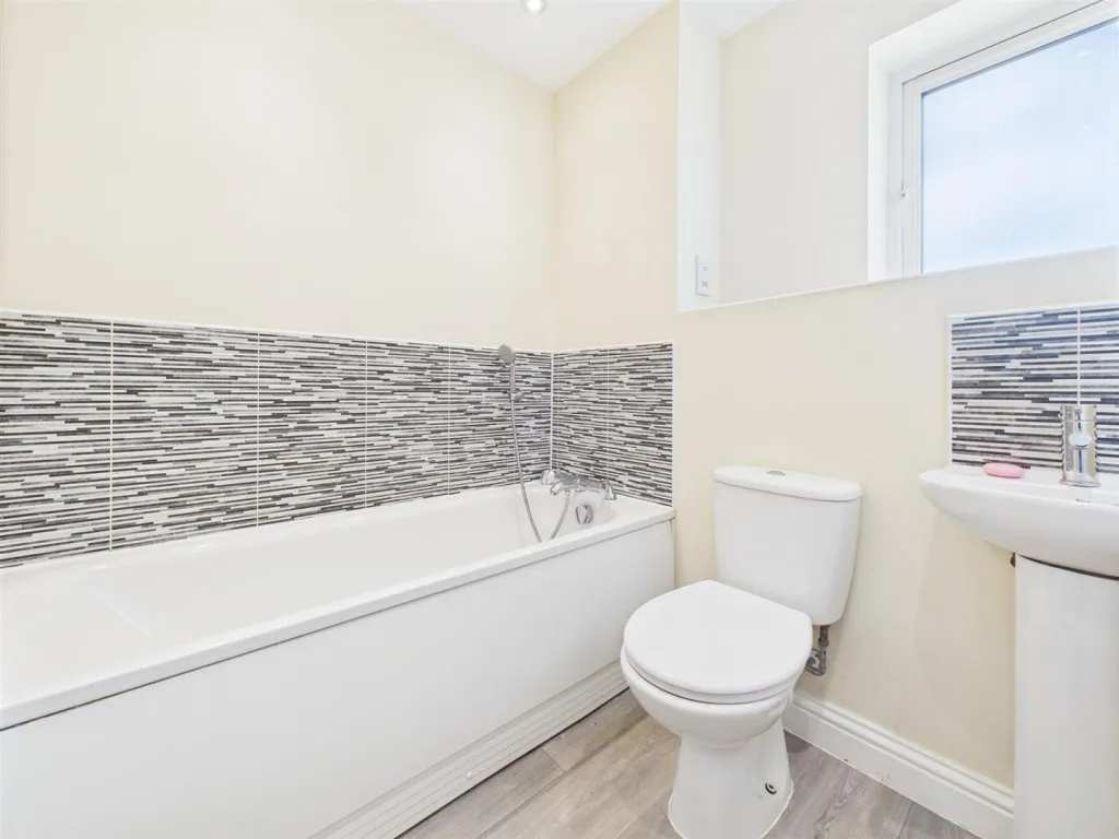 Quercetum Close, Aylesbury, photo 8