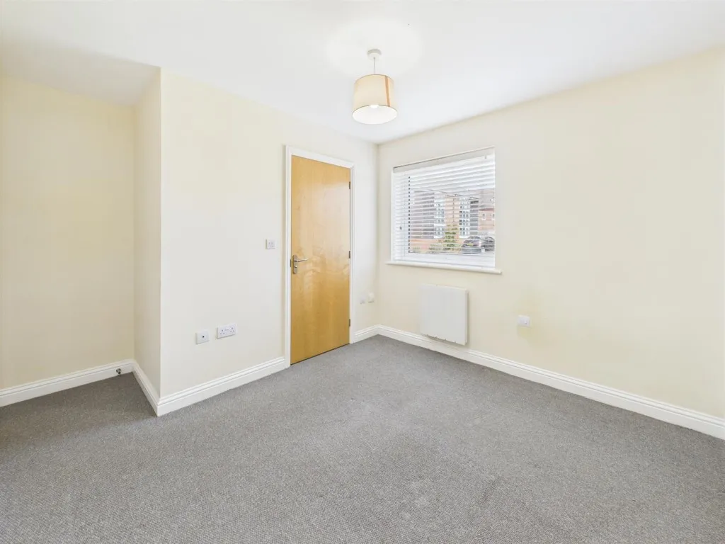 Quercetum Close, Aylesbury, photo 5