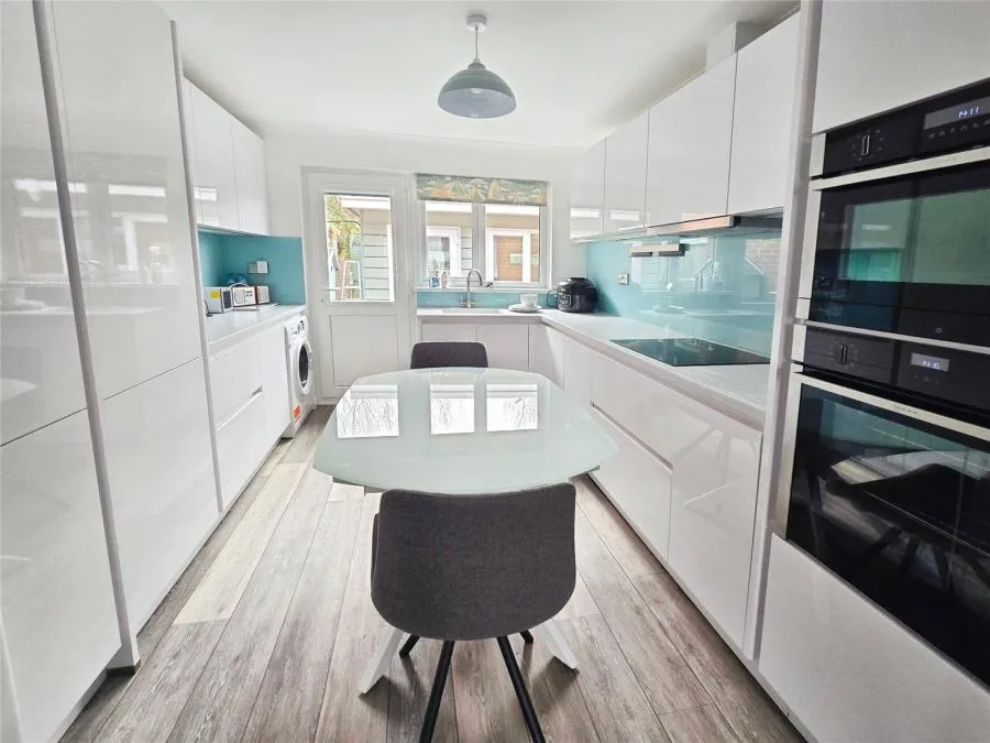 Coles Close, Freshwater, PO40, photo 5