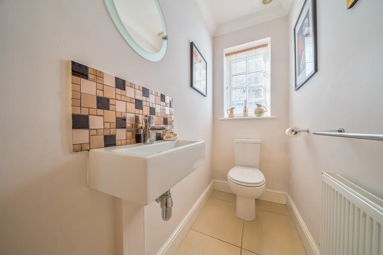 Spratts Lane, Ottershaw, KT16, photo 18