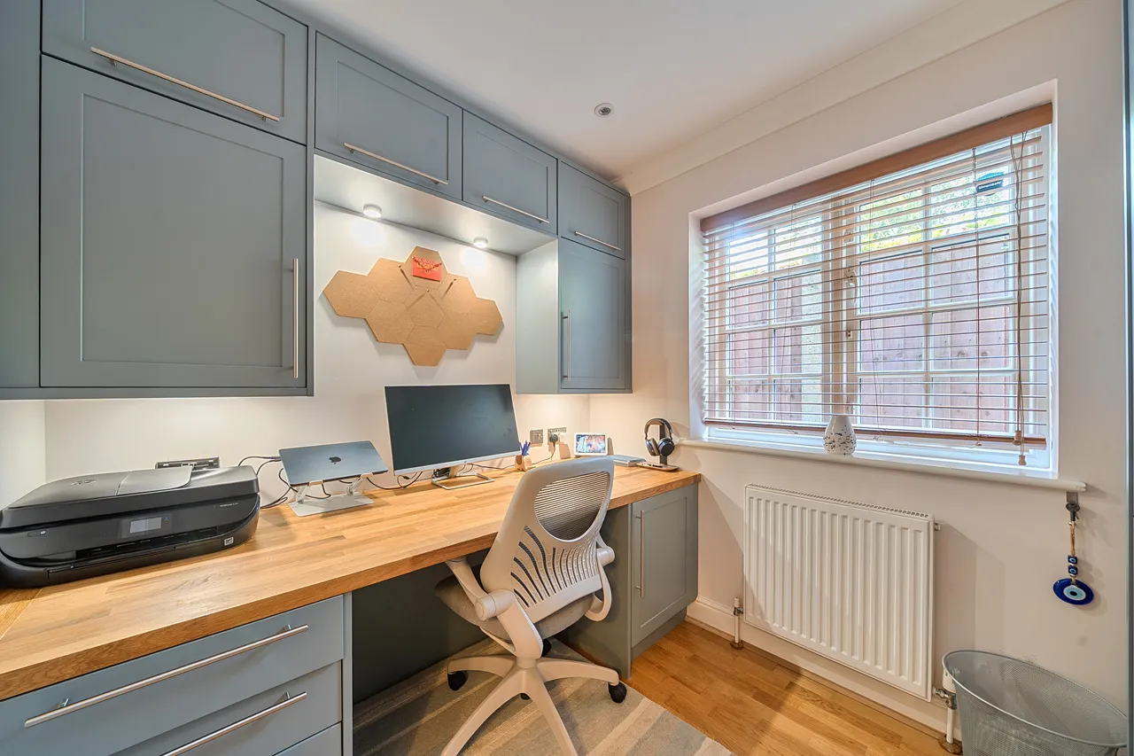 Spratts Lane, Ottershaw, KT16, photo 17