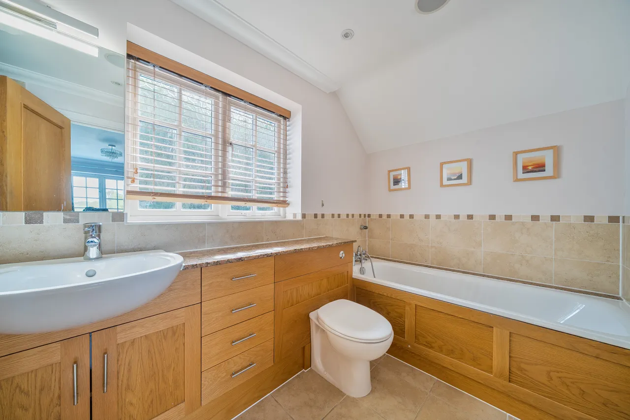 Spratts Lane, Ottershaw, KT16, photo 12