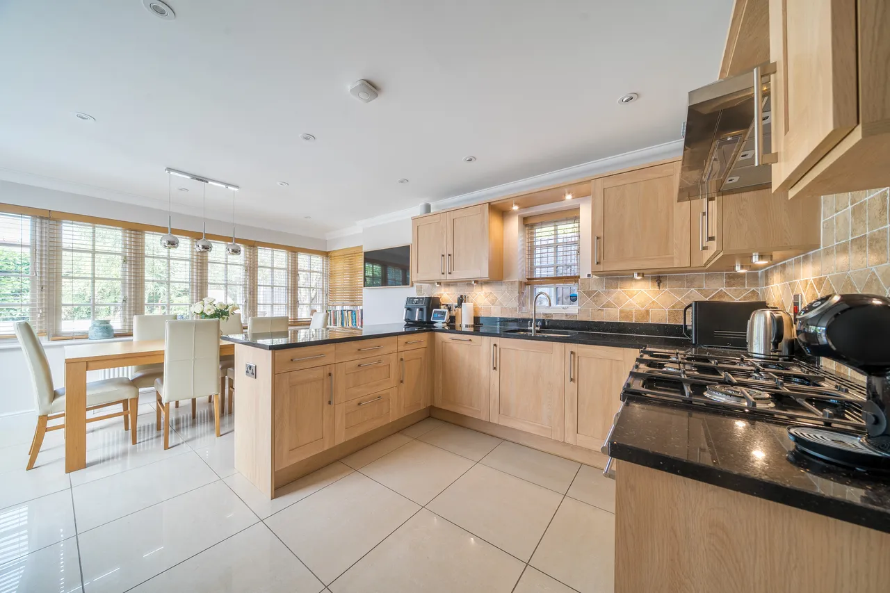 Spratts Lane, Ottershaw, KT16, photo 3