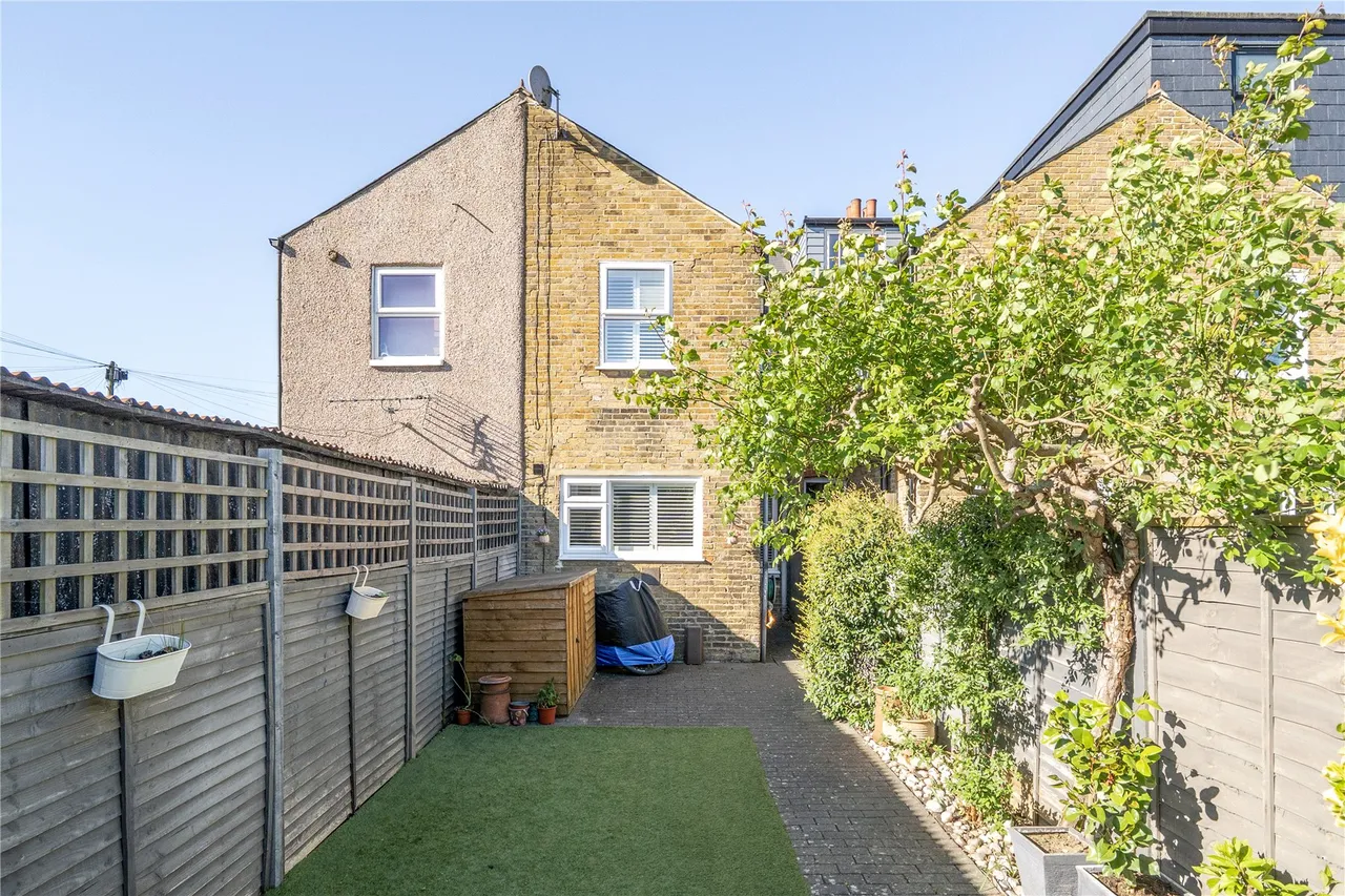 Cottimore Lane, Walton-On-Thames, KT12, photo 20