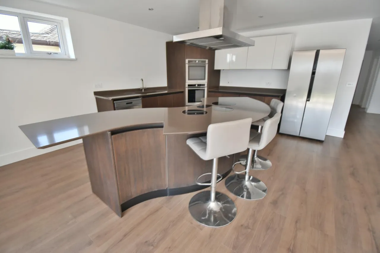New Road, BH22, photo 6