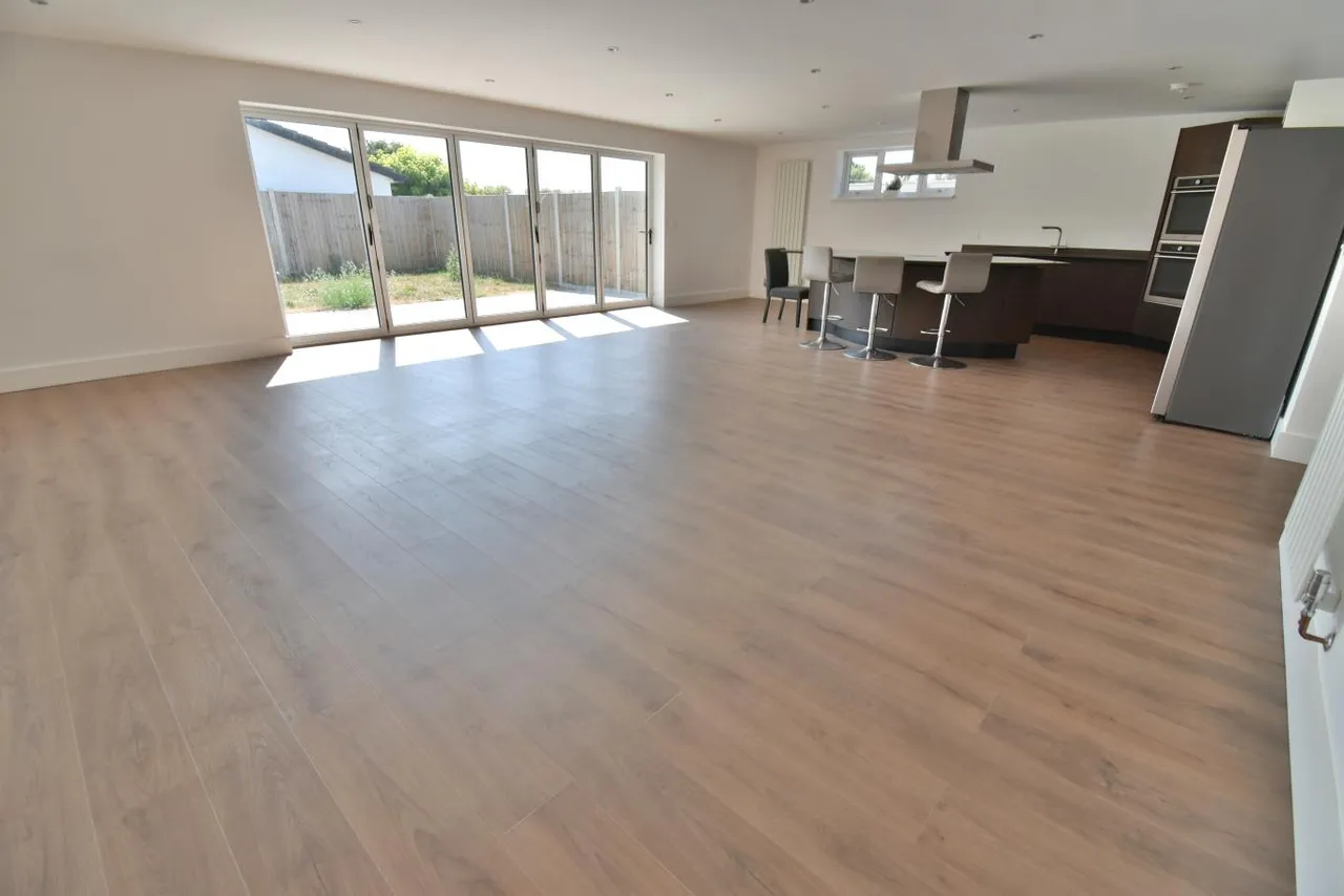 New Road, BH22, photo 4
