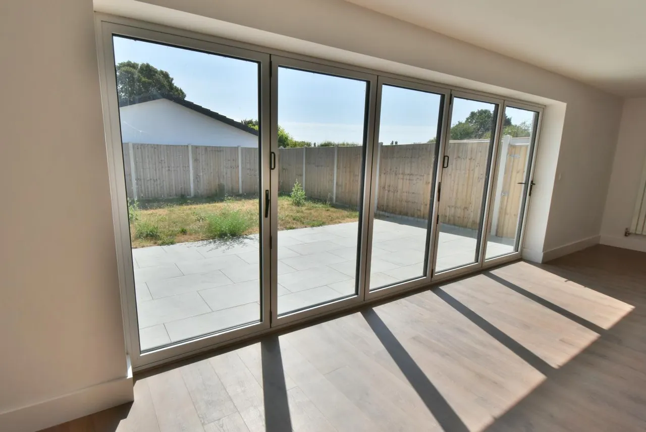 New Road, BH22, photo 7