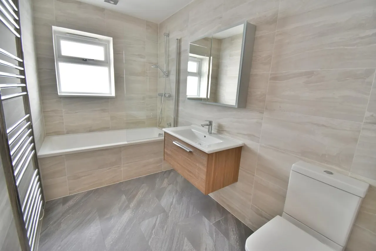 New Road, BH22, photo 11
