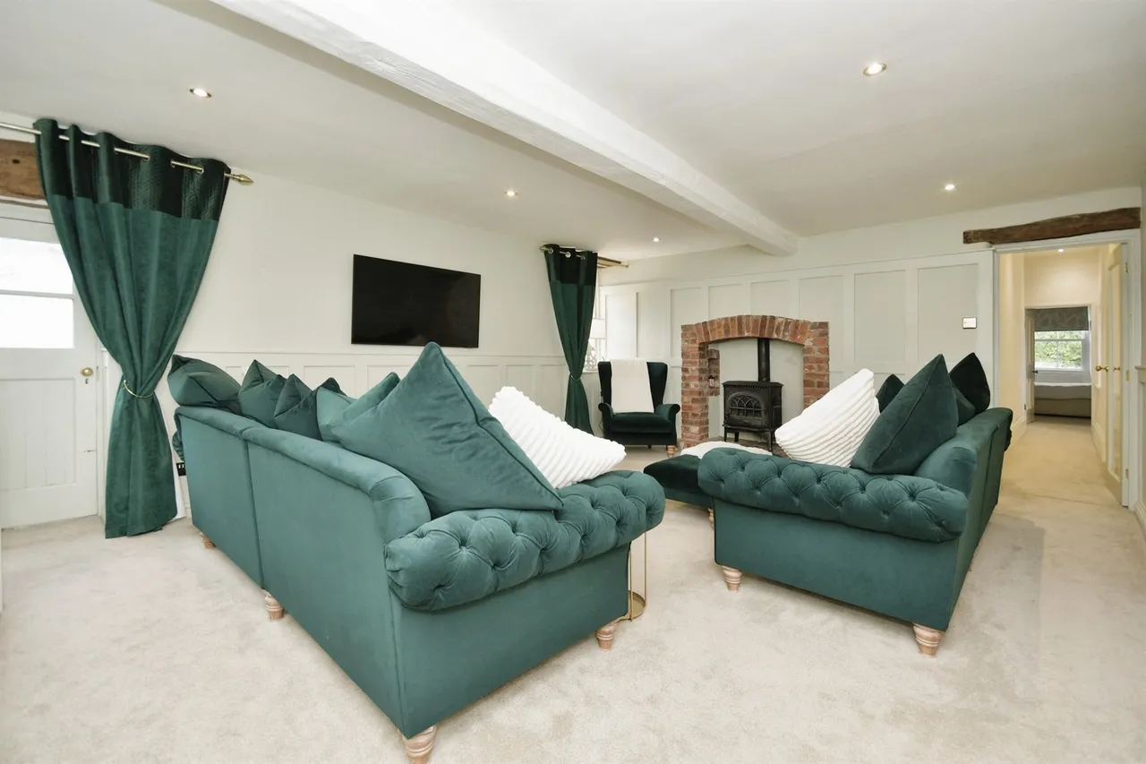 Commercial Road, Tideswell, SK17, photo 3
