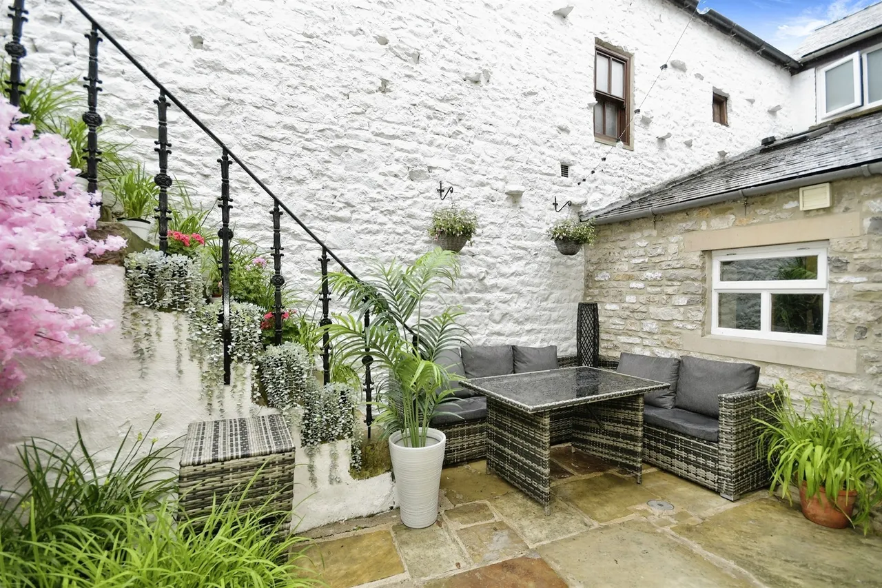 Commercial Road, Tideswell, SK17, photo 11