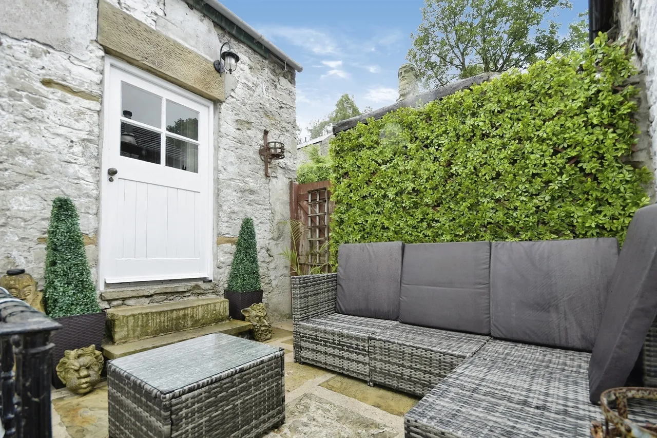 Commercial Road, Tideswell, SK17, photo 14