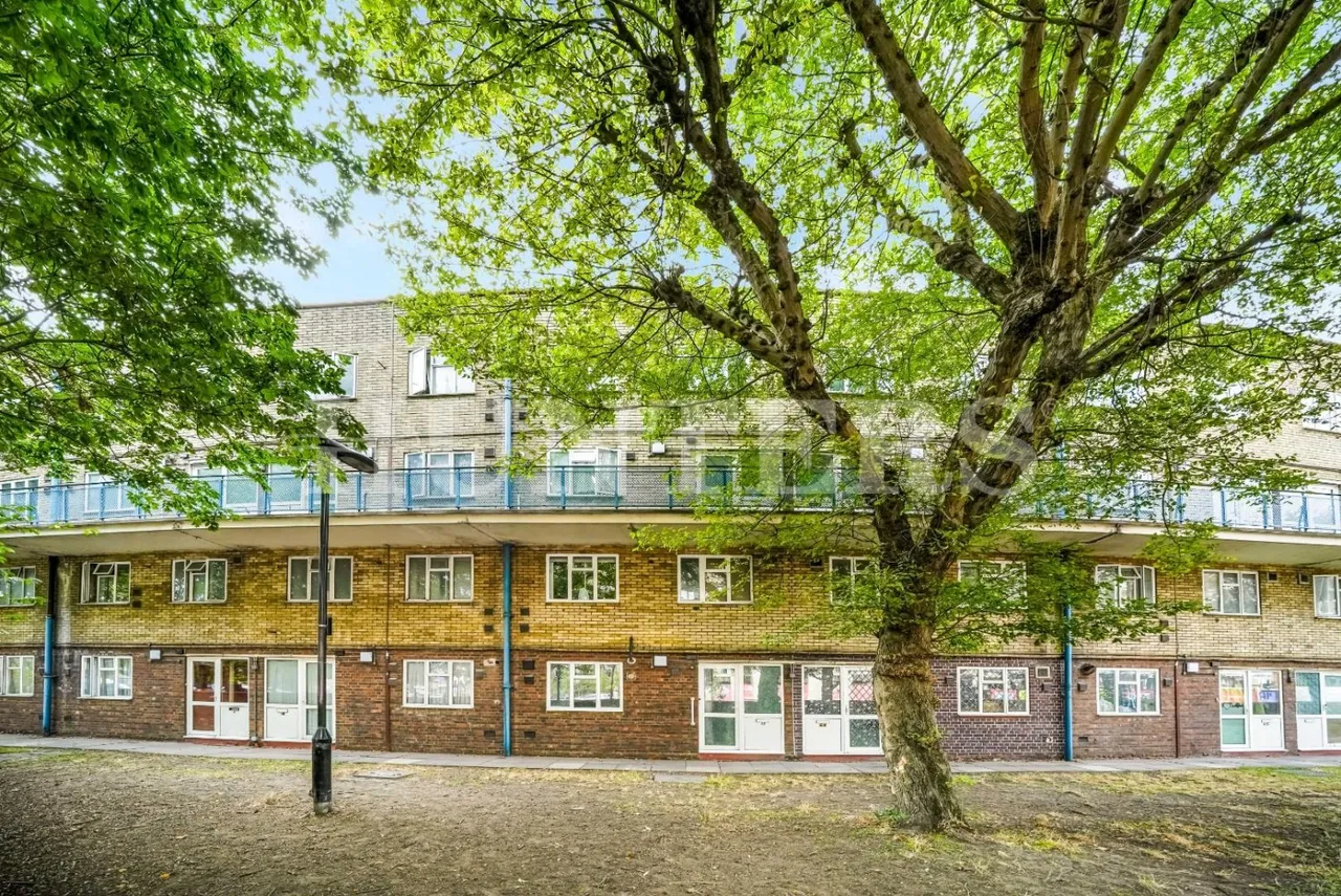 Hale Gardens, London, N17, photo 17