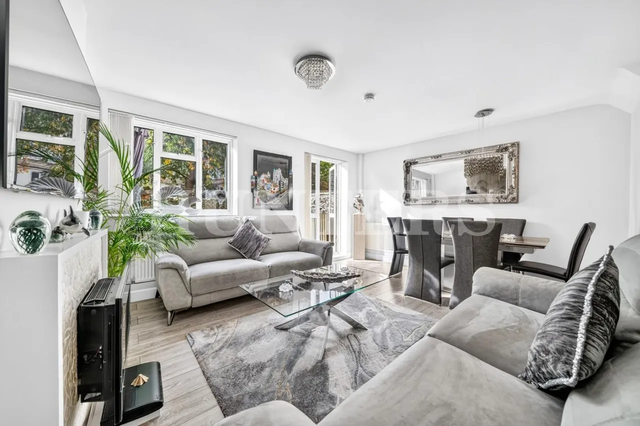 Hale Gardens, London, N17, photo 8